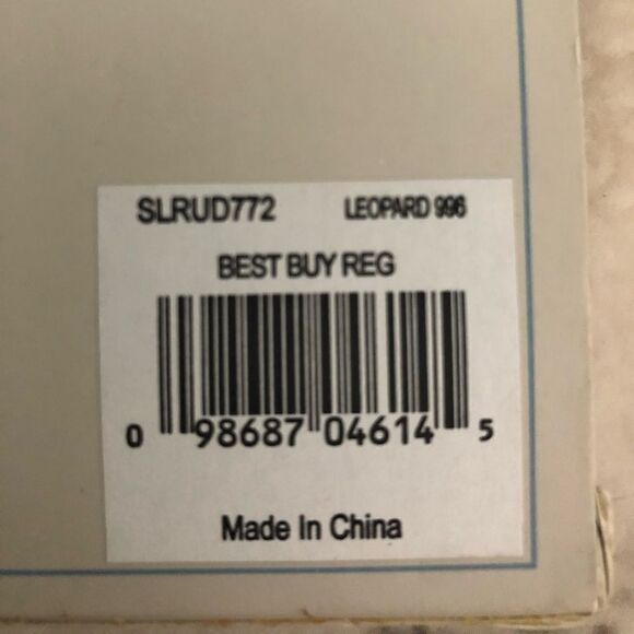 Liz Claiborne Leopard Wristlet IPod Nano Case - Picture 5 of 6